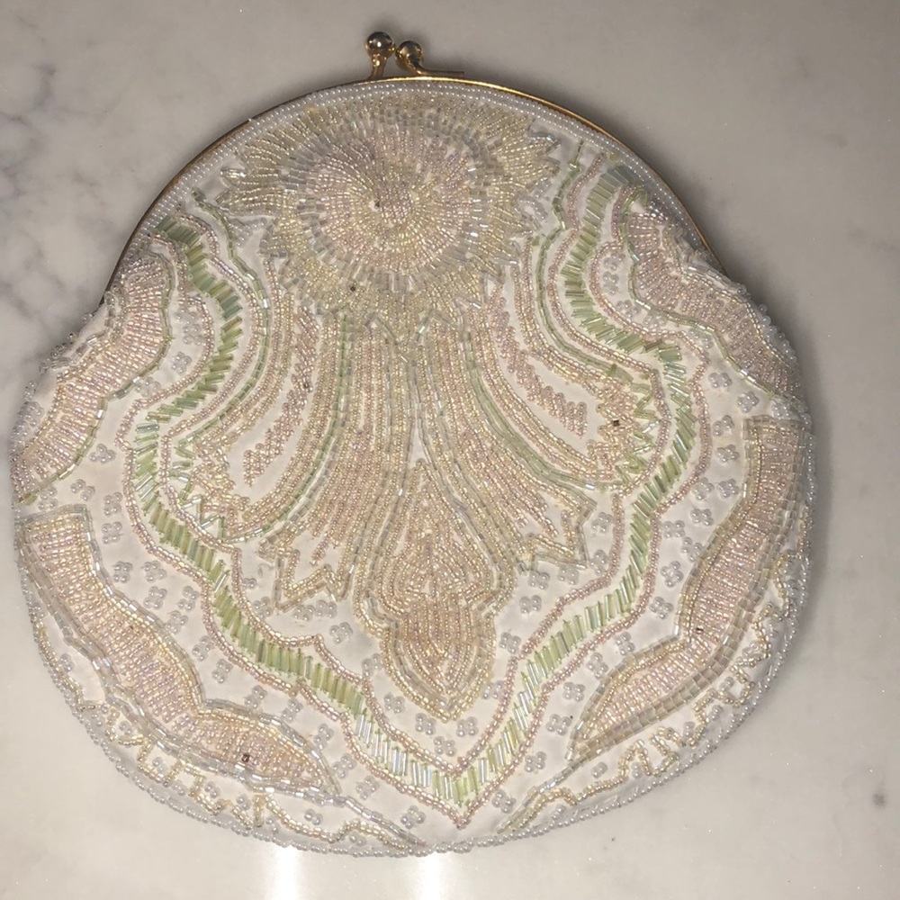 Beaded clutch